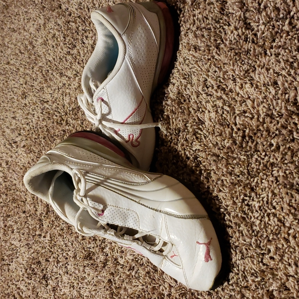 Puma tennis shoes